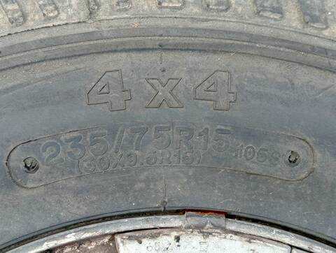 Foto 2ª: Juego LLantas Mitsubishi Montero 2500 TD GL 2-PTAS.) 99CV (1992)