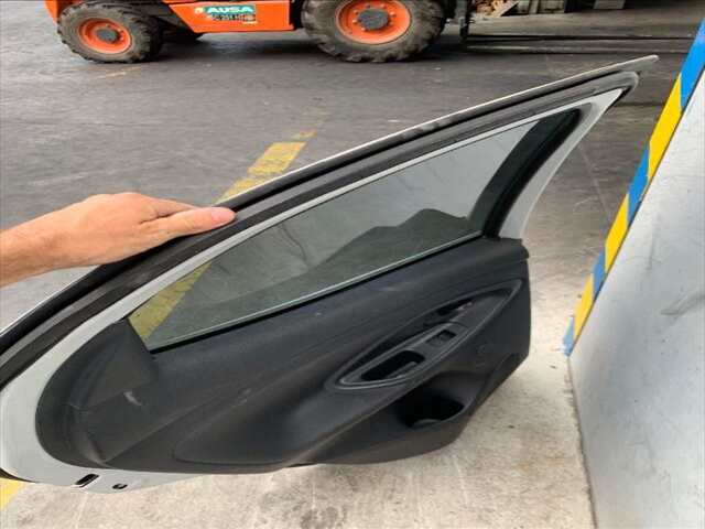 Foto 2ª: Puerta Trasera Izquierda Toyota Yaris 1.5 HIBRID 116CV 0CV [M15AFXE] (2022)