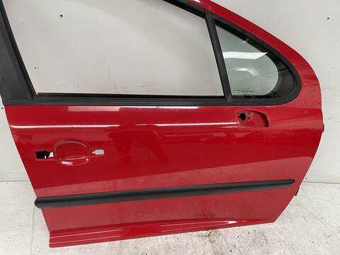 Foto 3ª: Puerta Delantera Derecha Peugeot 207 CONFORT 90CV 66KW [9HXDV6ATED4] (2010)