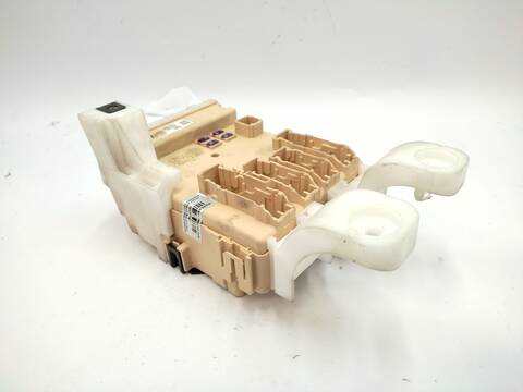 Foto 2ª: Caja Reles Fusibles Toyota Rav4 197CV [2AR] (2017)