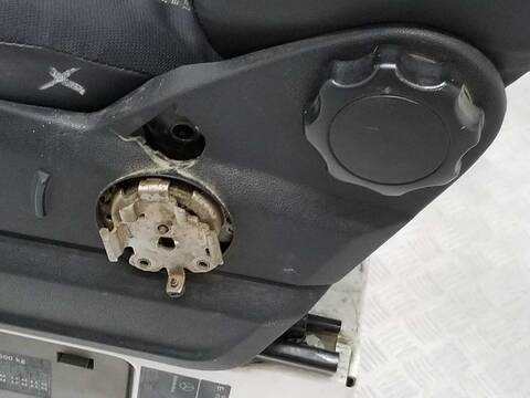 Foto 2ª: Asiento Delantero Izquierdo Mercedes Sprinter 3.0 CDI 184CV [642992] (2006)