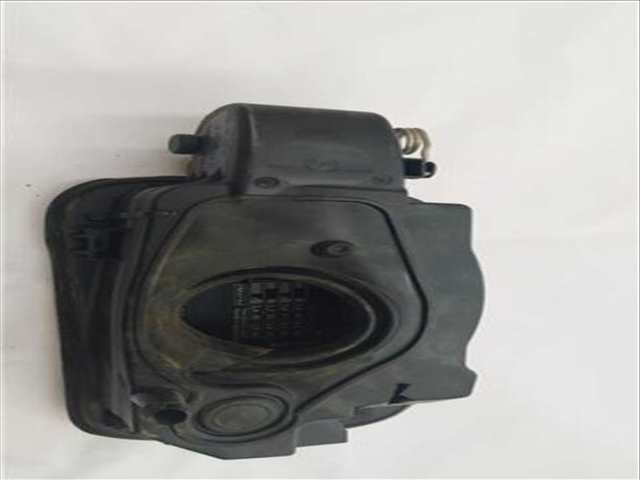 Foto 3ª: Tapa Exterior Combustible Mercedes Clase E 180 VERSION INDEFINIDA