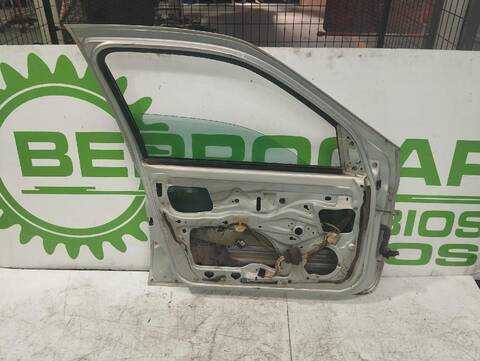 Foto 3ª: Puerta Delantera Izquierda Renault Clio 1.5 DCI DIESEL 65CV [K9K700 / K9K704] (2001)