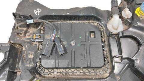 Foto 3ª: Deposito AdBlue Peugeot 308 1.5 BLUE 131CV [YH01] (2014)