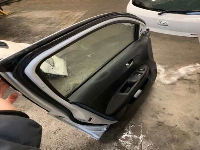 Foto 2ª: Puerta Delantera Izquierda Hyundai i20 1.1 CRDI75CV 0CV [D3FA] (2014)