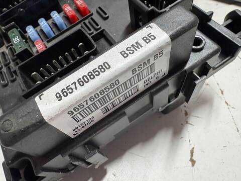 Foto 2ª: Caja Reles Fusibles Peugeot 307 RHY (2002)