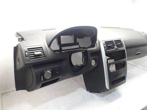 Foto 3ª: Salpicadero Mercedes Clase A 140 2.0 CAT 136CV 100KW (2005)