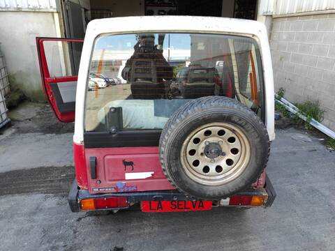 Portón Suzuki Samurai F10A