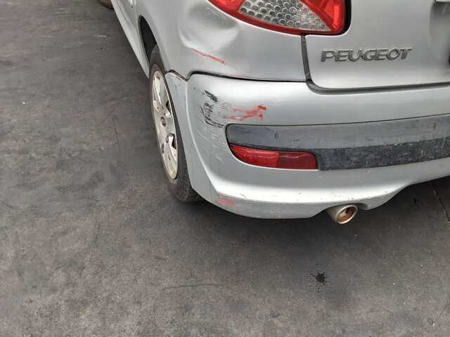 Foto 3ª: Paragolpes Trasero Peugeot 206 1.1 8V60CV [HFX] (2010)