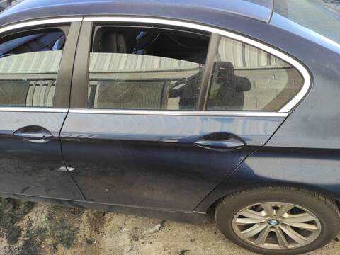 Foto 1ª: Puerta Trasera Izquierda Bmw Serie 5 518 N53B30A BERLINA (2011)