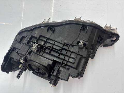 Foto 2ª: Faro Derecho Bmw Serie 3 330 F80 F30 258CV 190KW [N57D30A N57] (2015)