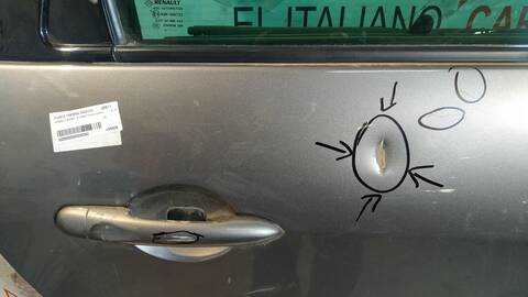 Foto 3ª: Puerta Trasera Derecha Renault Scenic GRAND FAMILY EDITION 110CV 81KW [K9K836] (2012)