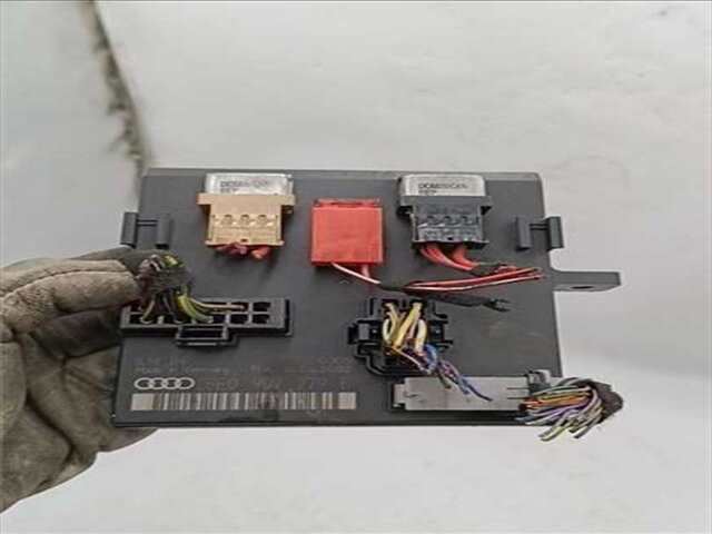 Foto 1ª: Centralita Motor ECU Audi A4 1.9 TDI (96 KW) [1.9 LTR. - 96 KW TDI] [AWX]