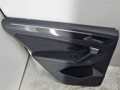 Foto 3ª: Tapizados Cartoneras Volkswagen Tiguan SPORT BMT 150CV 110KW [DFGA] (2020)