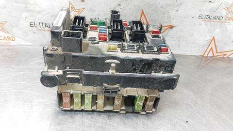 Foto 2ª: Caja Reles Fusibles Peugeot 307 XS 107CV 79KW [RHS] (2003)