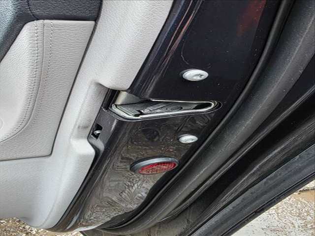Cerradura Puerta Trasera Derecha Bmw Serie 7 740 D 306CV 225KW