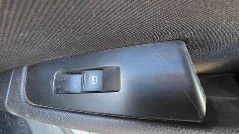 Botonera Elevalunas Skoda Superb ELEGANCE 140CV 103KW