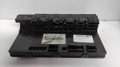 Foto 2ª: Caja Reles Fusibles Mercedes Clase C 160 612962 BERLINA (2003)