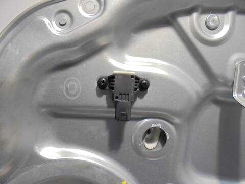 Foto 4ª: Elevalunas Eléctrico Delantero Derecho Kia Sorento ACTIVE 4WD 197CV 145KW [D4HB] (2011)