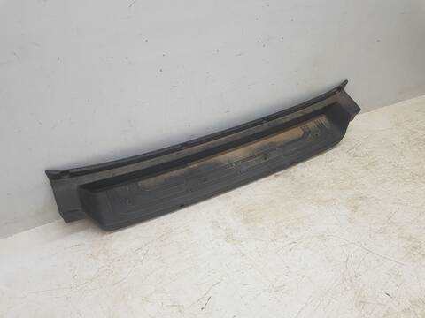 Foto 2ª: Paragolpes Trasero Volkswagen Crafter 30 FURGON BM TN FWD (2017)