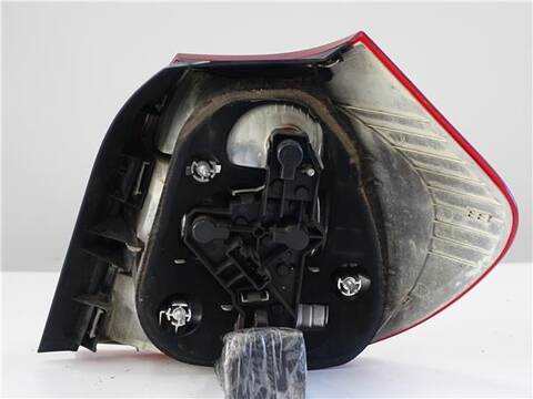 Foto 2ª: Piloto Trasero Izquierdo Bmw Serie 1 114 2.0 120D BERLINA 163CV 120KW [20 4D 4] (2004)