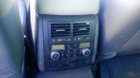 Foto 4ª: Consola Central Volkswagen Touareg 3.0 V6 TDI 240CV 176KW [CASC,CASA] (2007)