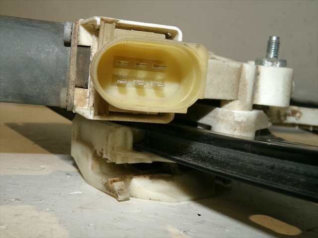 Foto 4ª: Elevalunas Eléctrico Delantero Izquierdo Bmw Serie 3 320 2.0 D E90,2004-2008 [204D4] (2006)