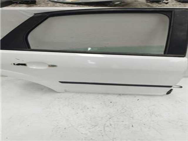 Foto 1ª: Puerta Trasera Derecha Ford Focus BERLINA