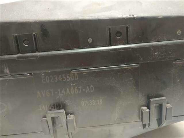 Foto 2ª: Caja Reles Fusibles Volvo V40 2.0 KINETIC [2.0 LTR. - 88 KW DIESEL CAT]