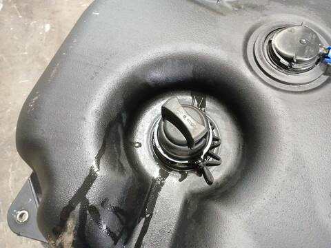 Foto 2ª: Deposito AdBlue Mercedes Clase E 180 E 200 CDI - BLUETEC 212.005 212.006) 136CV 100KW [651925] (2015)