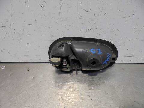 Foto 3ª: Maneta Interior Trasera Derecha Dacia Sandero STEPWAY 90CV 66KW [H4B A4] (2013)