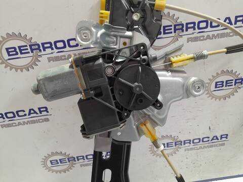 Foto 3ª: Elevalunas Eléctrico Delantero Derecho Opel Insignia 2.0 16V CDTI BERLINA 160CV 118KW [A20DTH] (2010)