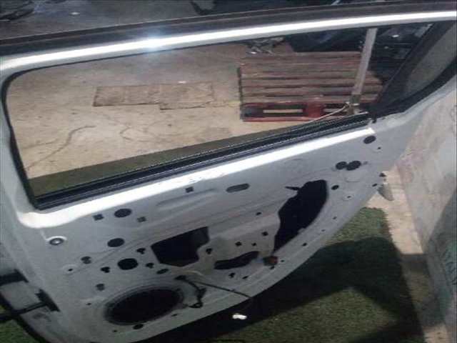 Foto 4ª: Puerta Trasera Derecha Peugeot 308 ACCESS 116CV 85KW [9H05] (2014)