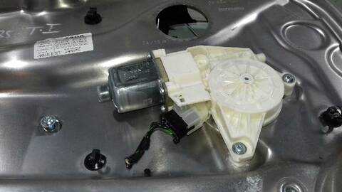 Foto 2ª: Elevalunas Manual Trasero Izquierdo Mercedes Clase E 180 220 CDI BLUEEFFICIENCY 212.002) 170CV 125KW [651924] (2010)