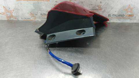 Foto 2ª: Piloto Trasero Izquierdo Toyota Auris ADVANCE 112CV 82KW [N47C16A] (2015)