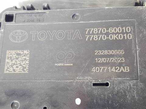 Foto 3ª: Deposito AdBlue Toyota Hilux EXTRA CAB GX 4X4