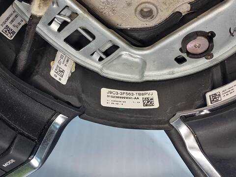 Foto 3ª: Volante Jaguar E Pace 2.0 D150 AWD 150CV X540) [204DTD(AJ20D4) 204DTF(AJ20D4)] (2017)