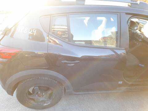 Puerta Trasera Derecha Dacia Sandero 1.0 TCE 90 ECO-G 91CV 67KW