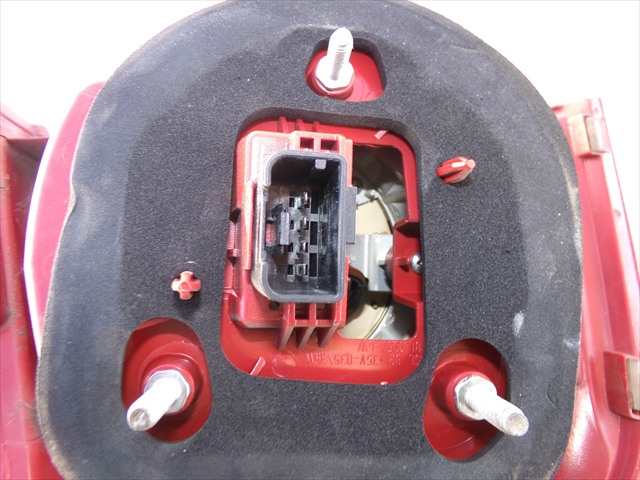 Foto 3ª: Piloto Trasero Derecho Volkswagen Passat 2.0 TDI 2005-2011 [CBD] (2009)