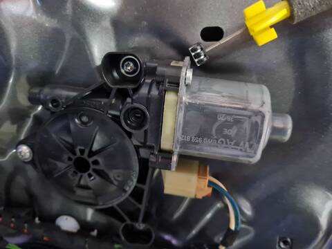Elevalunas Manual Trasero Derecho Audi A4 30 TDI ADVANCED AVANT 136CV 100KW