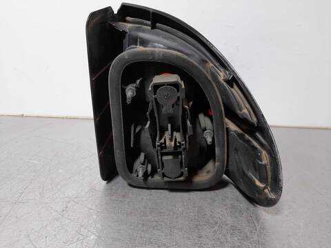 Foto 4ª: Piloto Trasero Izquierdo Renault Laguna 2.2 DIESEL 83CV 61KW [G8T] (1995)