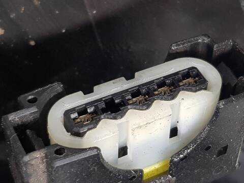 Foto 3ª: Deposito AdBlue Volkswagen T-Roc ADVANCE 5P (2017)