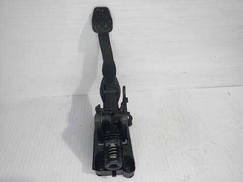 Foto 3ª: Pedal Embrague Volkswagen Touran ADVANCE BMT 110CV [CRKB] (2015)