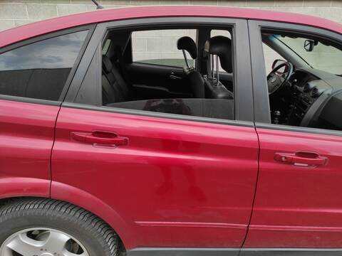 Puerta Trasera Derecha Ssangyong Actyon 664951