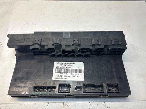 Foto 2ª: Caja Reles Fusibles Mercedes Clase C 160 611962 BERLINA (2001)