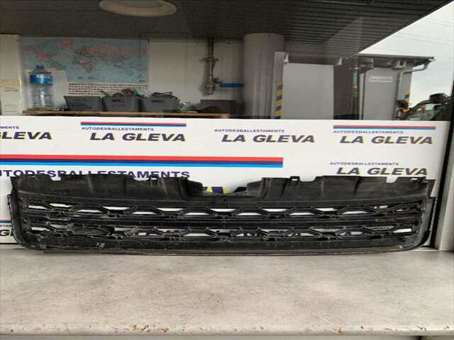 Foto 2ª: Rejilla Delantera Land Rover Discovery 2.0 DTD 179CV 0CV [204DTD] (2018)