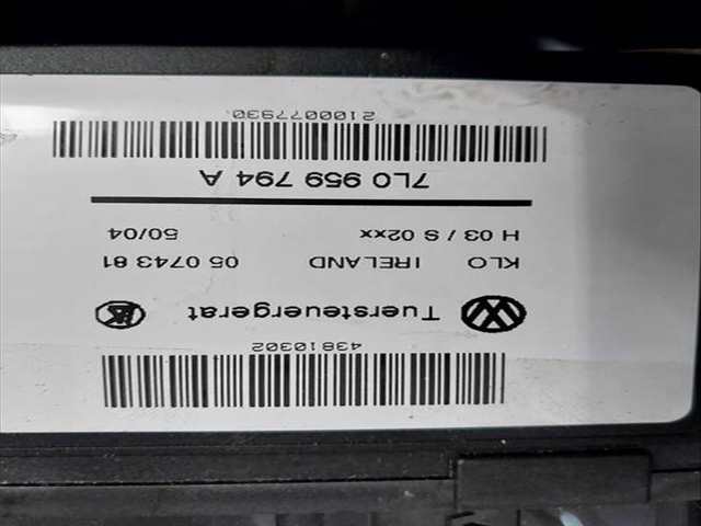 Foto 3ª: Elevalunas Manual Trasero Derecho Volkswagen Touareg TDI R5 174CV (2002)