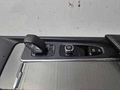 Foto 2ª: Consola Central Volvo V60 197 CV 145KW [D420T8] (2022)