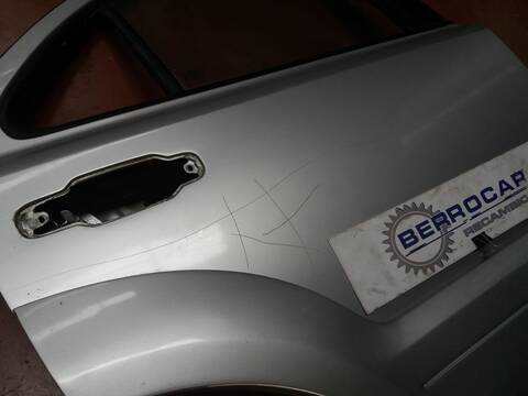 Foto 3ª: Puerta Trasera Derecha Kia Sorento 2.5 CRDI 170CV 125KW [D/ D4CB] (2008)