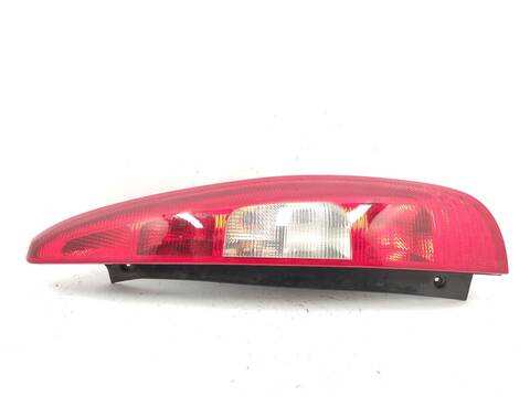 Piloto Trasero Derecho Mitsubishi Colt 1.3 Z21A) 95CV 70KW